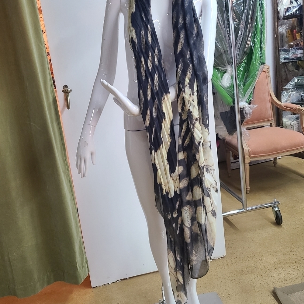 Yigal Azrouel Fall 2013 Scarf - Picture 4 of 11